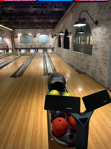 Bowling Alley «Bowl & Barrel», reviews and photos, 797 Sorella Ct Ste 118, Houston, TX 77024, USA