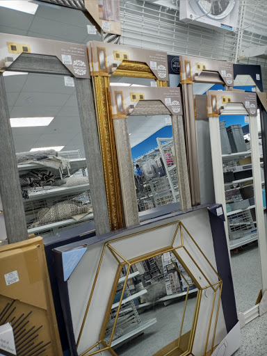 Clothing Store «Ross Dress for Less», reviews and photos, 212 Towne Center Dr, Compton, CA 90220, USA