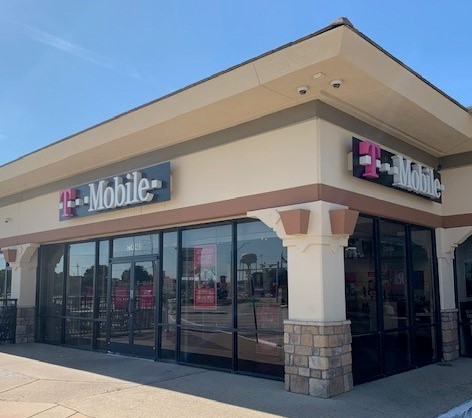 Cell Phone Store «T-Mobile», reviews and photos, 724 W Main St Suite 480, Lewisville, TX 75067, USA