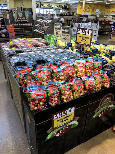 Grocery Store «Fresh Thyme Farmers Market- W. Des Moines», reviews and photos, 2900 University Ave, West Des Moines, IA 50266, USA