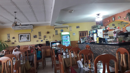 Restaurante Manolos - 6FW6+PWP, Aguadulce District, Panama