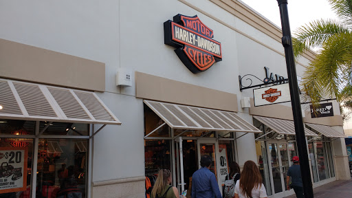 Sportswear Store «Columbia Sportswear Outlet Store at Premium Outlets in Orlando», reviews and photos, 4971 International Dr, Orlando, FL 32819, USA