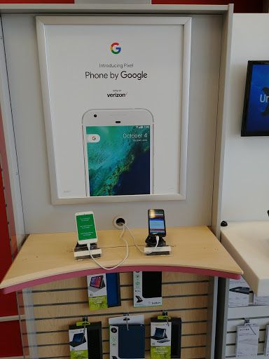 Cell Phone Store «Verizon Authorized Retailer, TCC», reviews and photos, 2164 Randall Rd, Carpentersville, IL 60110, USA