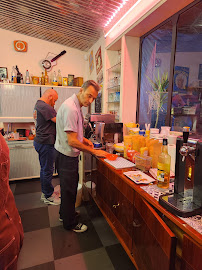 Atmosphère du Café Gas Station « la pause vintage » à Saint-Antoine-de-Ficalba - n°6