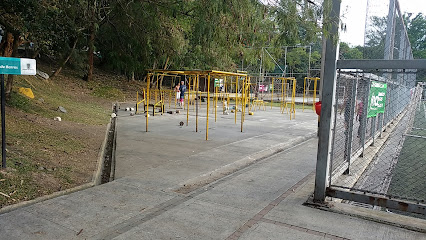Gimnasio Urbano inder - C. 100 #70, Girardot, Medellín, Castilla, Medellín, Antioquia, Colombia