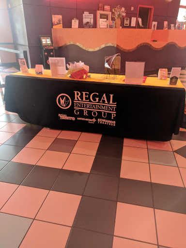 Movie Theater «Regal Cinemas Hollywood 16 & IMAX - Ocala», reviews and photos, 2801 SW 27th Ave, Ocala, FL 34471, USA