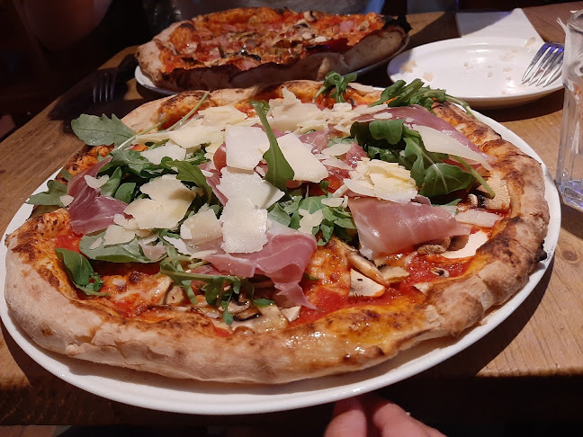 Pizzeria Via Roma - Pizza