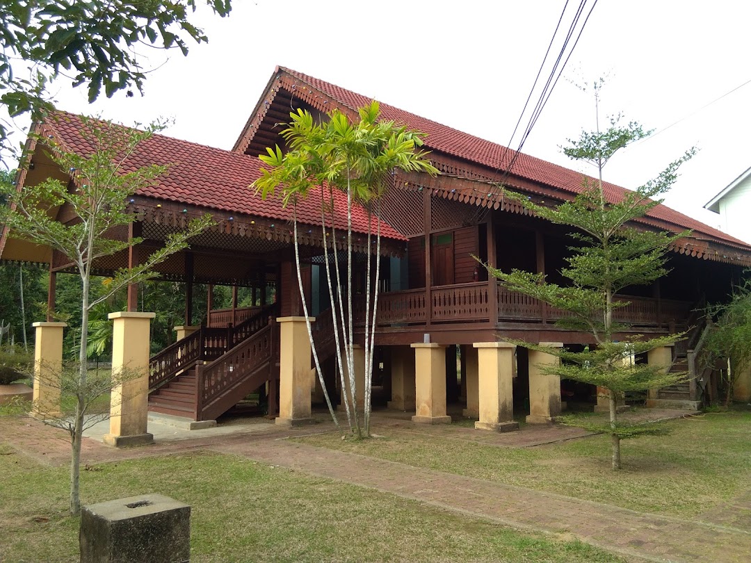 Kompleks Kampung Budaya Pulau Keladi