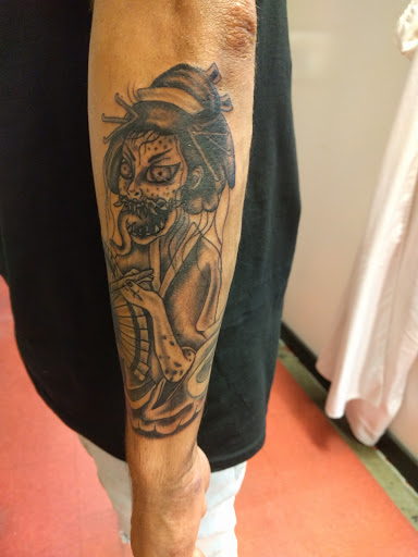 Tattoo Shop «Bad Azz Tattoo, LLC», reviews and photos, 105 Boston Rd, Edgewater, FL 32141, USA