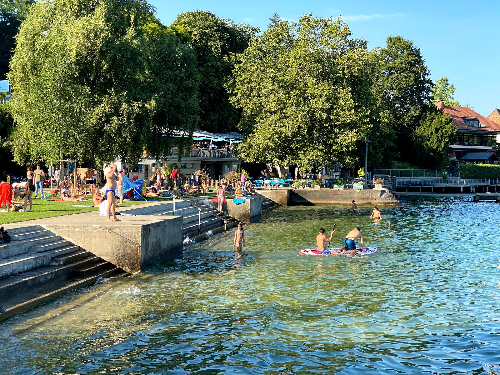 Plage de Nyon'in fotoğrafı çok temiz temizlik seviyesi ile