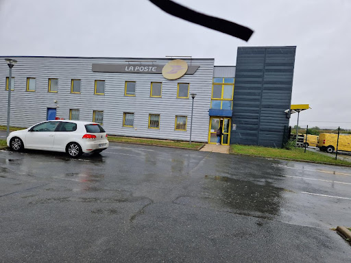La Poste - Centre d’examen du code de la route à Pithiviers, Loiret