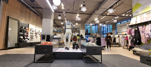 Sporting Goods Store «Nike Seattle», reviews and photos, 1500 6th Ave, Seattle, WA 98101, USA