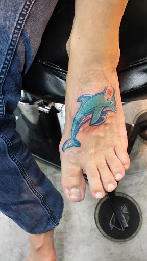 Tattoo Shop «Hardline Tattoo», reviews and photos, 109 W Main St, Monroe, WA 98272, USA