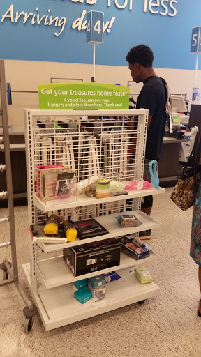 Clothing Store «Ross Dress for Less», reviews and photos, 2801 Wilma Rudolph Blvd, Clarksville, TN 37040, USA