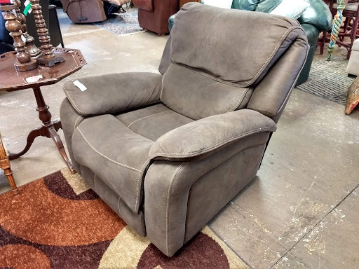 Consignment Shop «New Leaf Home Furnishings», reviews and photos, 2449 Pierce Dr #3, Spring Grove, IL 60081, USA