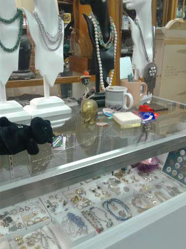 Antique Store «The Antique & Thrift Shop», reviews and photos, 100 Sunrise Hwy, Valley Stream, NY 11581, USA