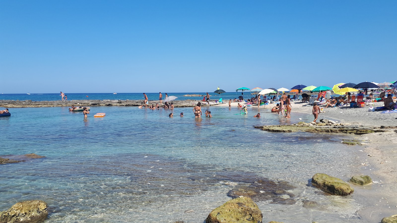 Fotografija Lido Coiba z prostorni večplastni zalivi