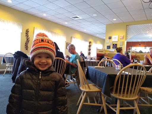 Restaurant «HOMETOWN FAMILY RESTAURANT», reviews and photos, 1 N Londonderry Square, Palmyra, PA 17078, USA