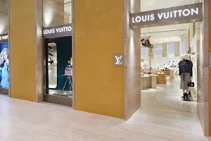 Louis Vuitton Rome Rinascente Via Tritone image