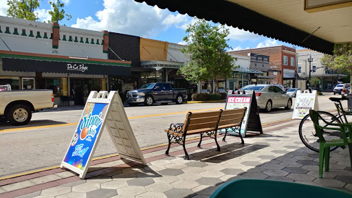 Frozen Yogurt Shop «BerryVille Frozen Yogurt», reviews and photos, 131 N Woodland Blvd, DeLand, FL 32720, USA