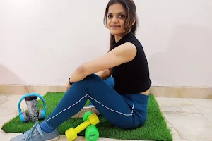 Heal 2 Fit - Fitness/Dietician/Physiotherapist/Yoga/Pregnancy Yoga Classes in Ghaziabad image