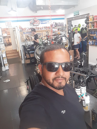 Bicycle Store «DASH Bicycle Shop», reviews and photos, 228 Broadway, Providence, RI 02903, USA