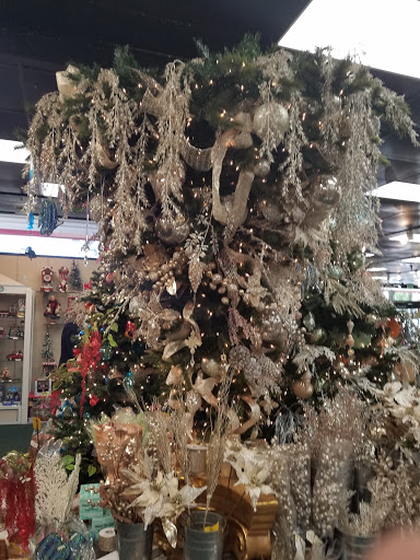 Christmas shops in San Diego