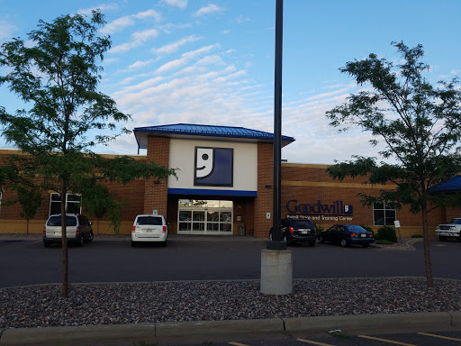 Thrift Store «Lake Hallie Goodwill Retail Store & Training Center», reviews and photos, 2759 S Prairie View Rd, Chippewa Falls, WI 54729, USA