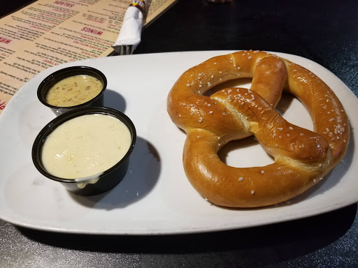 Sports Bar «Wild Bills Sports Saloon - Apple Valley», reviews and photos, 15020 Glazier Ave, Apple Valley, MN 55124, USA