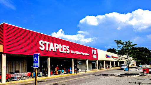 Office Supply Store «Staples», reviews and photos, 176 S Broadway, Salem, NH 03079, USA