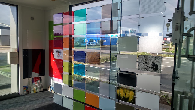 Metro Direct Taranaki - Inspirations In Glass - Auto glass shop