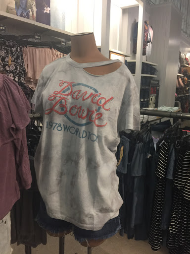 Clothing Store «AEO Factory Store», reviews and photos, 8200 Vineland Ave Suite 101, Orlando, FL 32821, USA