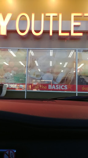 Grocery Store «Grocery Outlet Bargain Market», reviews and photos, 354 S 1st Ave, Hillsboro, OR 97123, USA