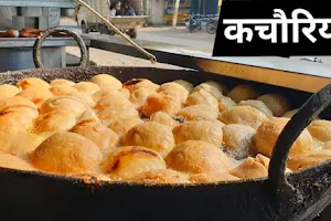 Mama Kachori image