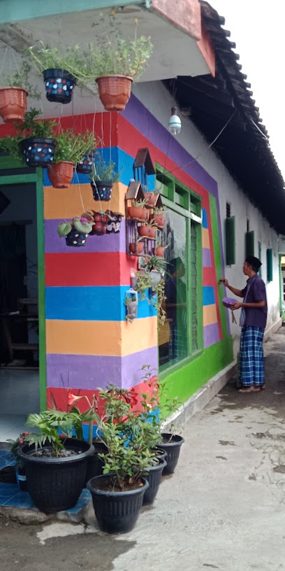 Kampung Warna-Warni Dewi Endang Sukarni