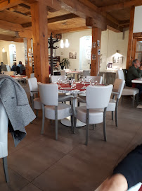 Atmosphère du Restaurant français Restaurant Le Vieux Moulin, aux Cinq Avenues à Marseille - n°9