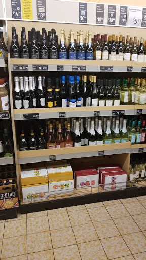 Supermarket «ALDI», reviews and photos, 1600 W 117th St, Lakewood, OH 44107, USA