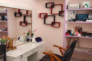 Harinidhi Beauty parlour and Boutique (Only for Ladies) image