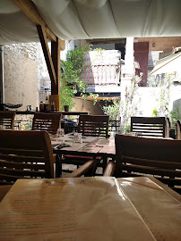 Atmosphère du Restaurant L'amaretto à Angles-sur-l'Anglin - n°1