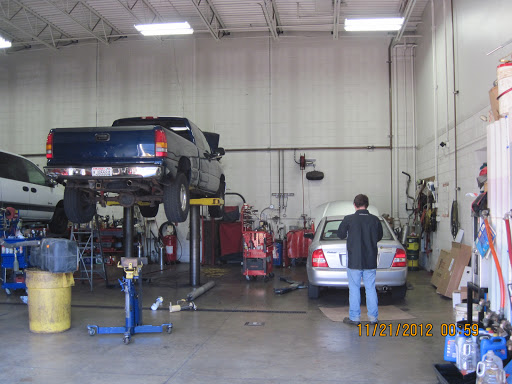 Auto Repair Shop «North Avenue Automotive», reviews and photos, 5714 W North Ave, Milwaukee, WI 53208, USA