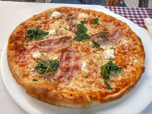 Bella Grotta Pizzeria Ristorante en Werfen