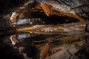 Lacave caves image
