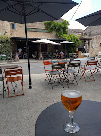 Atmosphère du Café Café De La Place à Eygalières - n°1