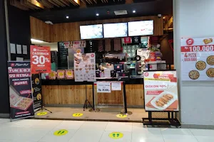 Pizza Hut Restoran - Lombok Epicentrum Mall image