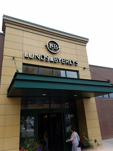 Grocery Store «Lunds & Byerlys Downtown Minneapolis», reviews and photos, 1201 Hennepin Ave, Minneapolis, MN 55403, USA