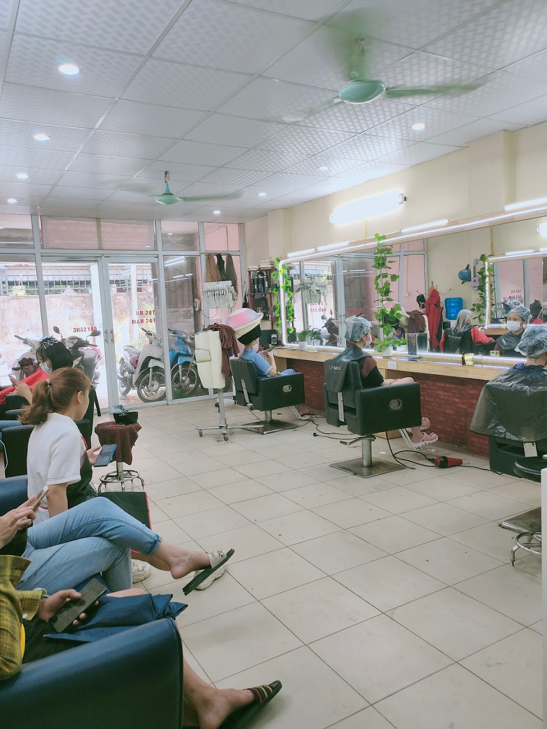 Cali Trần Salon