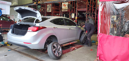 Tire Shop «Discount Tire Store - Bothell, WA», reviews and photos, 20914 Bothell Everett Hwy, Bothell, WA 98021, USA