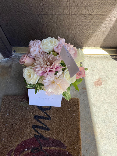 Florist «Sweet Pea Florist», reviews and photos, 5918 Naples Plaza, Long Beach, CA 90803, USA