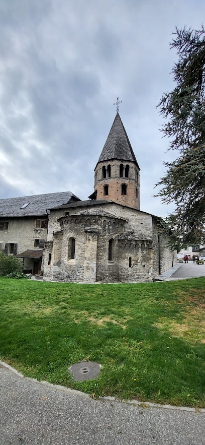 Eglise Romane St-Pierre-de-Clages
