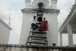 Haji Sarwar Dargah Ladlapur image